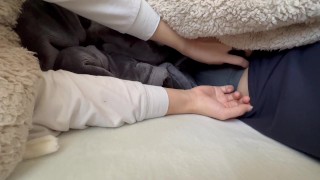 I gave him a hand job on his dick on the bed and made him ejaculate😇