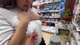 【個人撮影/野外アクメ】朝からクリ吸引機仕込んでお買い物！我慢出来ずバレバレのアクメを繰り返す不倫妻