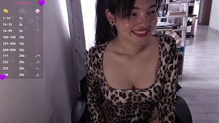 Some nights, all you need is your virtual girlfriend to make you forget the world. I’m live now on Stripchat 💞