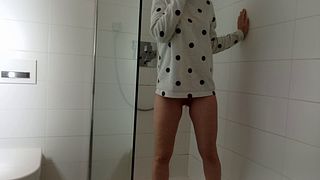 Cute teenager can't hold her piss anymore