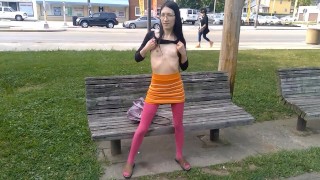 Public Flashing On Busy Street - lizlovejoy.manyvids.com