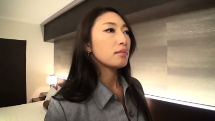 Fucked This Hot Asian MILF Escort In Australia