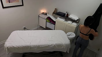 Japanese beauty moans as she gets double fucked during massage