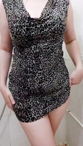 I'm showering who wants to come here!