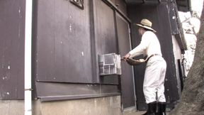 HOT TEEN GAGS ON A HUGE COCK BEFORE A DEEP FUCK