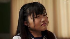 Japanese Ladies Swoon Over Man's Aromatic Pipe