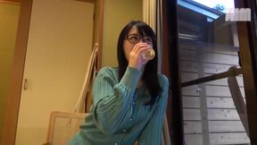 Confession on a Hot-spring Trip - Megumi, 30, a Married Woman - 01