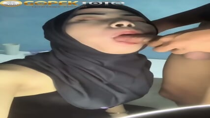 Sepongan tetangga yang hot banget