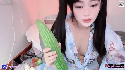 yueyue devourer of veggies 2