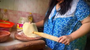 Sass ko jabardast Choda - Indian Desi Hot Mother_in_law Cooking without pajama &amp; open big ass With juicy Pussy, just then st