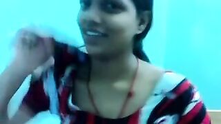 Extremely hot bhabi strips and shows her assets