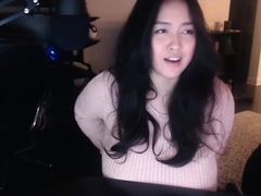 Amateur Webcam Cute Teen Plays Solo