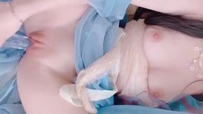 Asian girl plays with her pussy in the morning