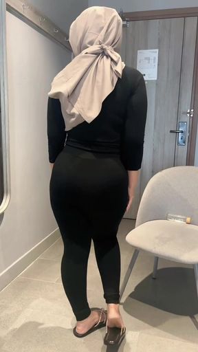 Big nipple woman has a perfect body