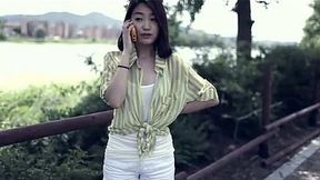 Korean babe gives a tasty blowjob